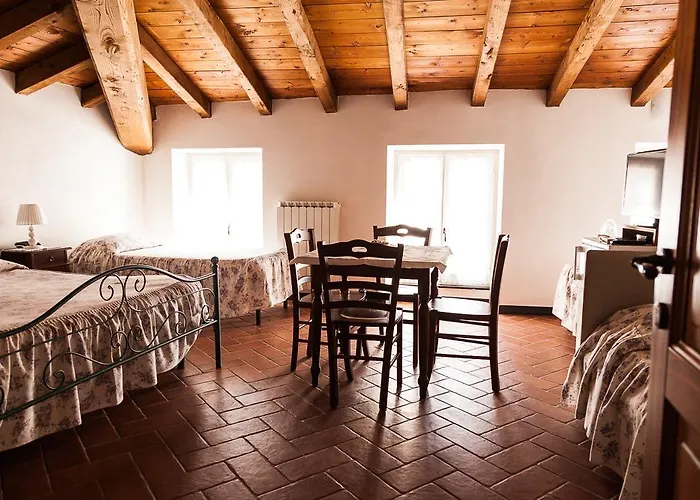 La Meridiana Casale Bed and Breakfast 4*