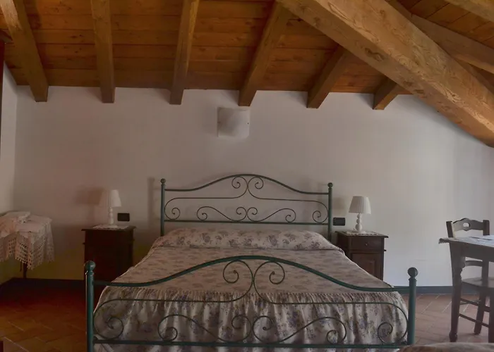 La Meridiana Casale Bed and Breakfast 4*